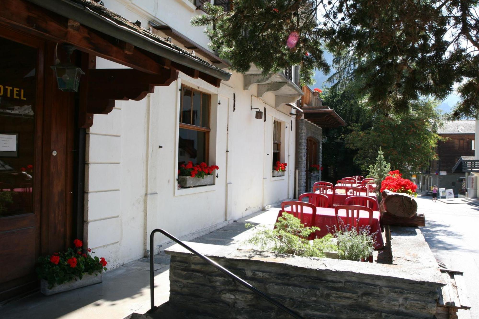 Hotel Hermitage Эволен Экстерьер фото